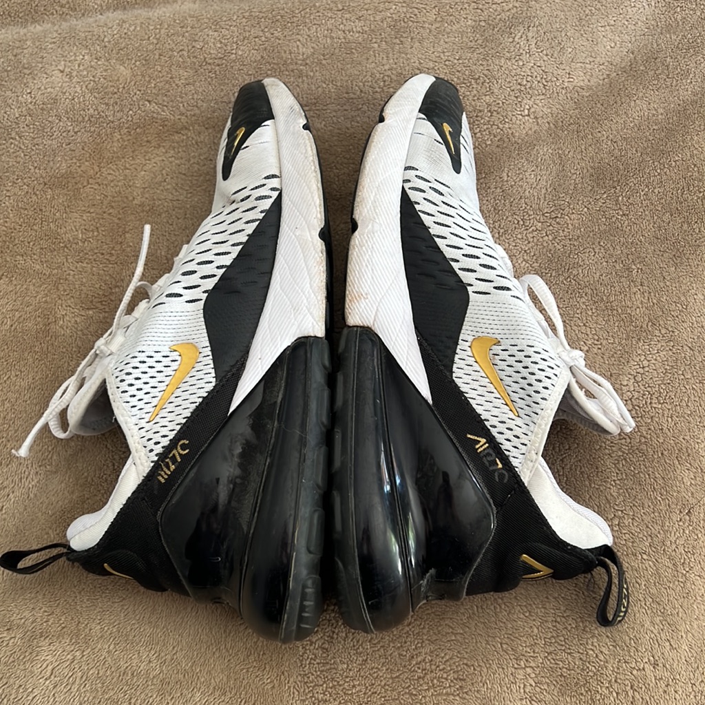 Nike 270